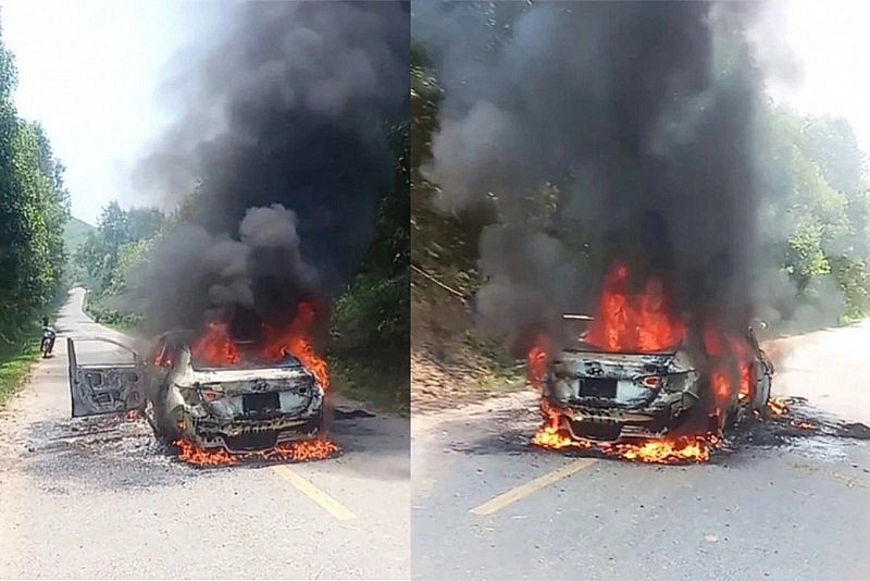 Nghệ An: Xe ô tô bốc cháy khi đang lưu thông trên đường, 5 người kịp thoát chết