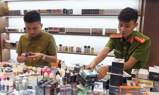 Thừa Thiên Huế: Xử lý nghiêm hành vi mua bán, kinh doanh thuốc lá điện tử, thuốc lá nung nóng