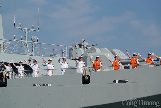 Tàu Hải quân Trung Quốc thăm xã giao thành phố Đà Nẵng