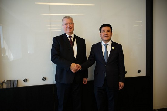 Bộ trưởng Bộ Công Thương Nguyễn Hồng Diên tiếp Phó Chủ tịch cấp cao của Tập đoàn Boeing- Hoa Kỳ