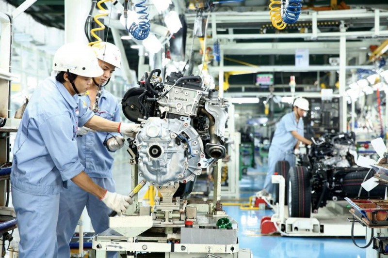 Để duy trì tốc độ tăng trưởng kinh tế, Việt Nam cần tiếp tục theo đuổi mục tiêu công nghiệp hóa, lấy công nghiệp chế biến, chế tạo làm trọng tâm, trong đó tập trung xây dựng nền sản xuất tự chủ.
