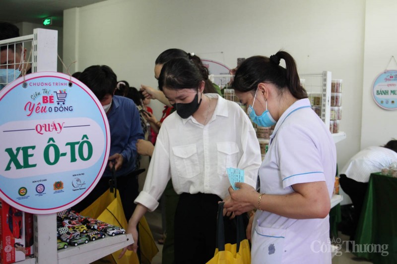 Tết Thiếu nhi sớm cho các em nhỏ tại bệnh viện Phụ sản Nhi Đà Nẵng