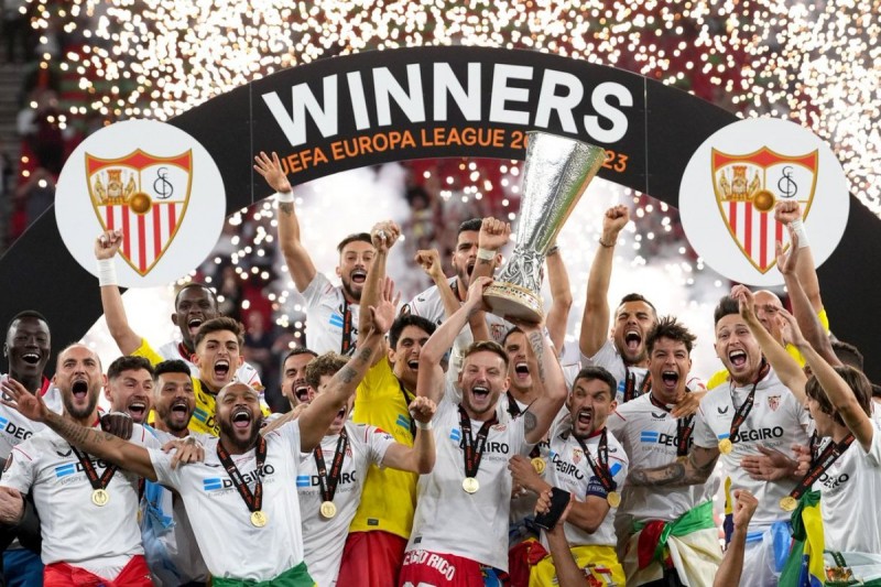 Đánh bại Roma của Mourinho ở chung kết, "nhà vua" Sevilla tiếp tục ngự trị Europa League