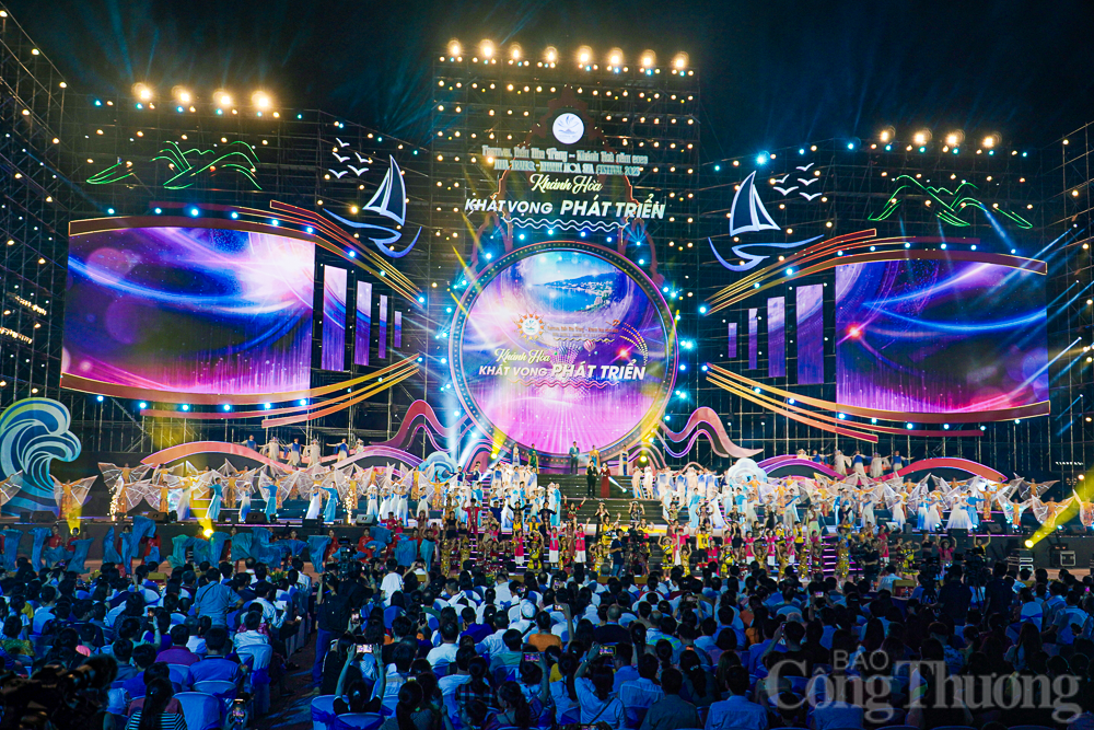 Ấn tượng đêm khai mạc Festival Biển Nha Trang 2023