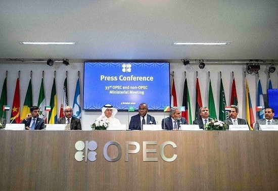 OPEC+ đạt được thỏa thuận cắt giảm sản lượng dầu sang năm 2024