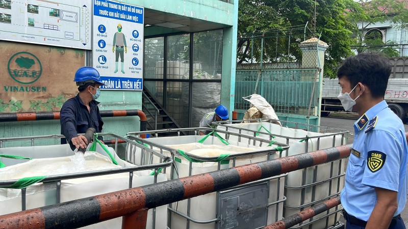 TP. Hồ Chí Minh: Quản lý thị trường tiêu hủy gần 19.000 sản phẩm vi phạm