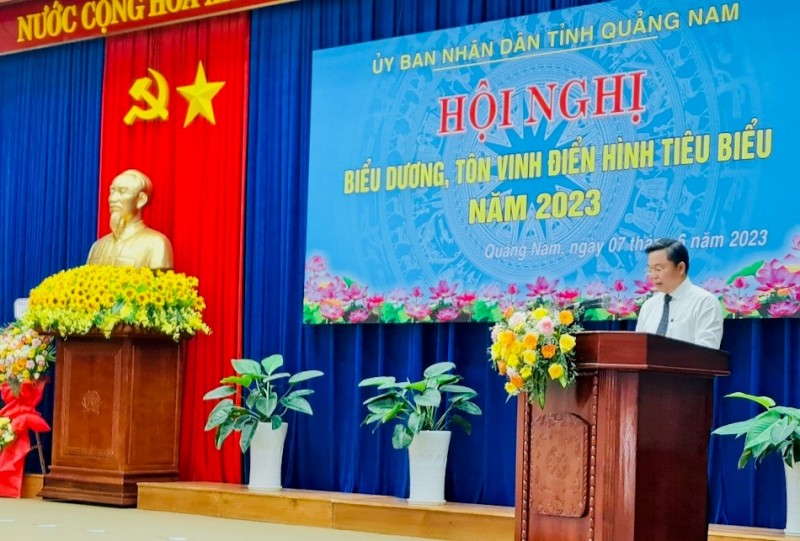 Chủ tịch UBND tỉnh Lê Trí Thanh phát biểu tại hội nghị