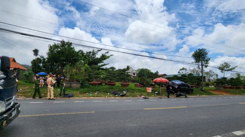 Lâm Đồng: Tai nạn giao thông do xe ô tô lao sang đường, 2 người thương vong