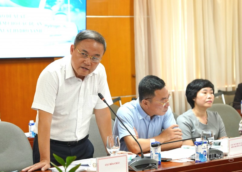 ông Nguyễn Xuân Sinh - Phó Cục trưởng Cục Hóa chất phát biểu tại buổi làm việc