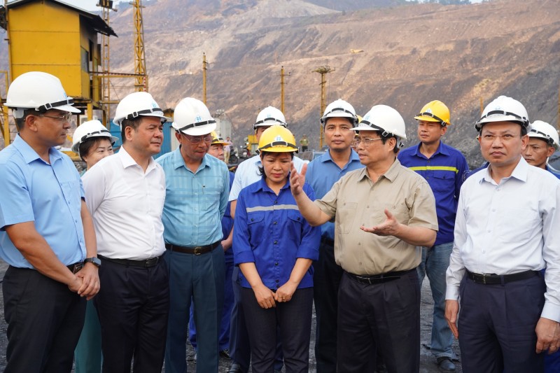 Thủ tướng Phạm Minh Chính kiểm tra sản xuất, cung ứng điện tại Quảng Ninh