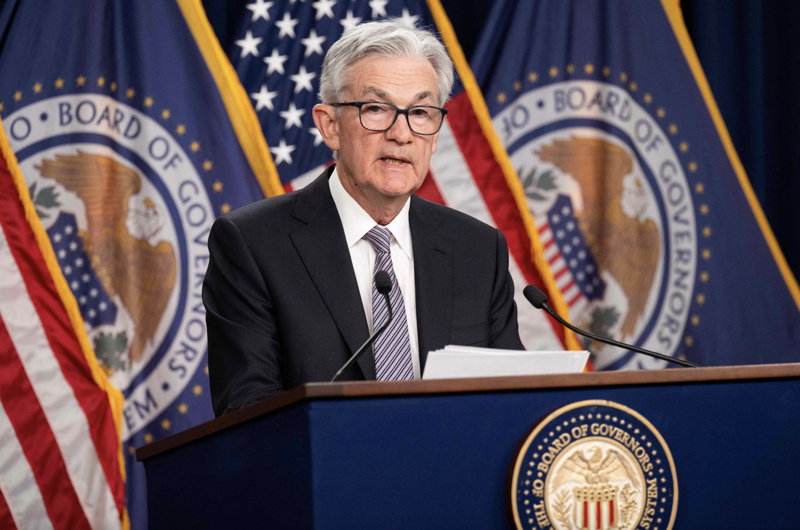 Fed giữ nguyên lãi suất, tính nâng thêm 2 lần trong năm 2023