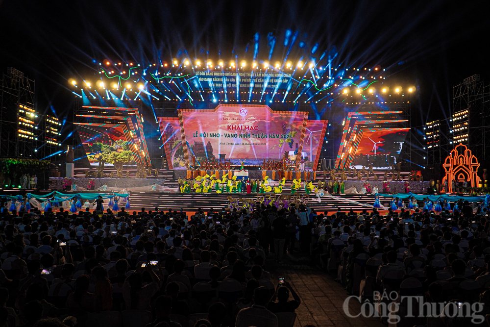 Đặc sắc đêm khai mạc Lễ hội Nho - Vang Ninh Thuận năm 2023