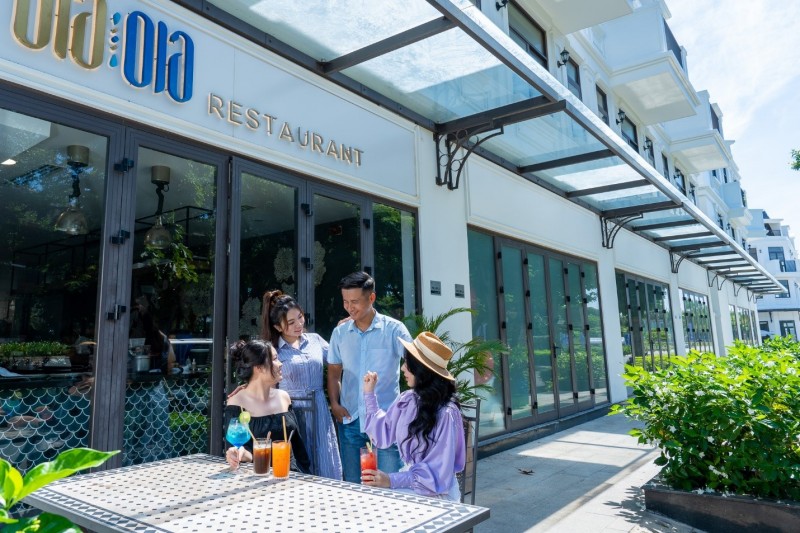 Giới trẻ yêu thích không gian thư thái, hương vị cafe quyến rũ và các món ẩm thực mang phong cách Châu Âu tại nhà hàng Ola Ola trong khu đô thị La Vida Residences