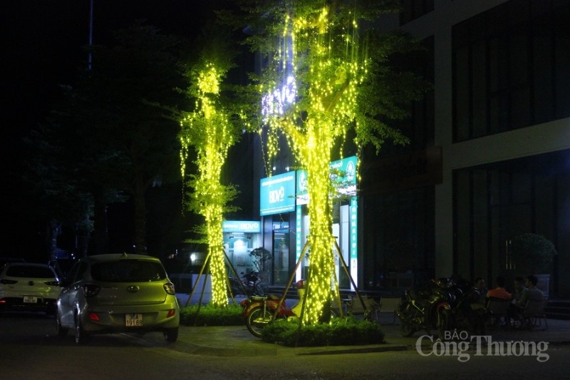 Thanh Hóa: Người dân, hộ kinh doanh ở nhiều tuyến phố vẫn sử dụng lãng phí điện