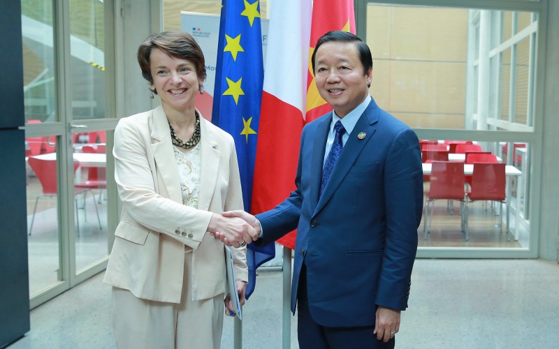 Phó Thủ tướng Trần Hồng Hà và bà Marie Helene Loison, Phó Tổng Giám đốc AFD