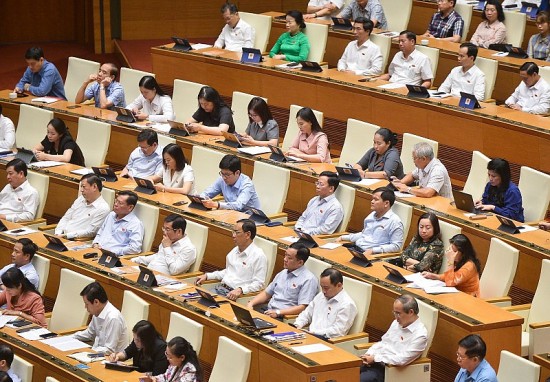 Quốc hội thông qua Nghị quyết lấy phiếu tín nhiệm