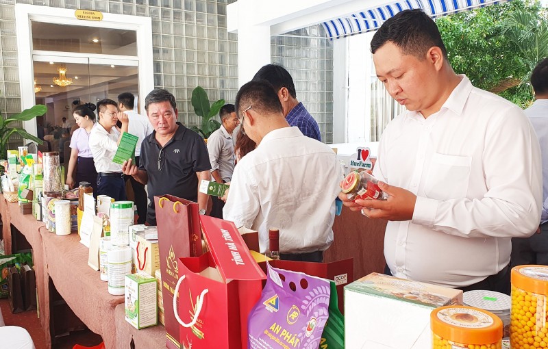 “Điểm nghẽn” và bài toán đưa sản phẩm ra thị trường của doanh nghiệp Bắc Trung Bộ