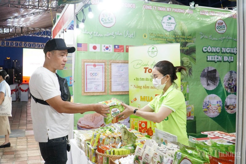 Quảng bá sản phẩm OCOP, sản phẩm đặc trưng Đà Nẵng đến du khách dịp lễ hội pháo hoa