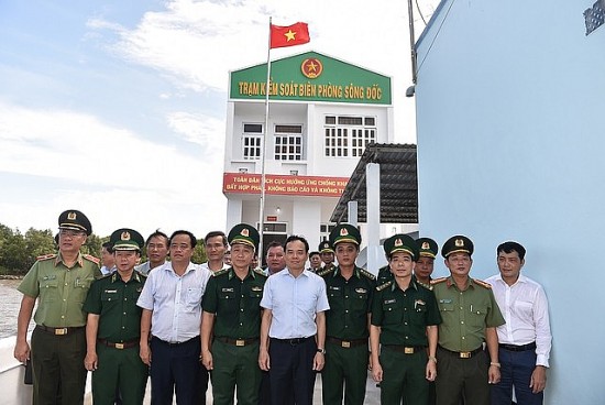 Phó Thủ tướng Trần Lưu Quang kiểm tra tình hình gỡ "thẻ vàng" IUU tại Cà Mau, Kiên Giang