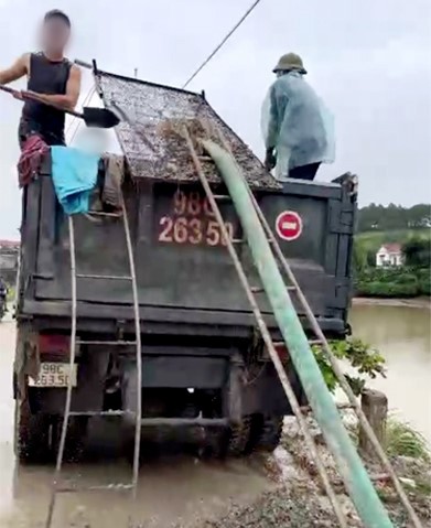 Bắc Giang: Tạm giữ phương tiện khai thác cát trái phép
