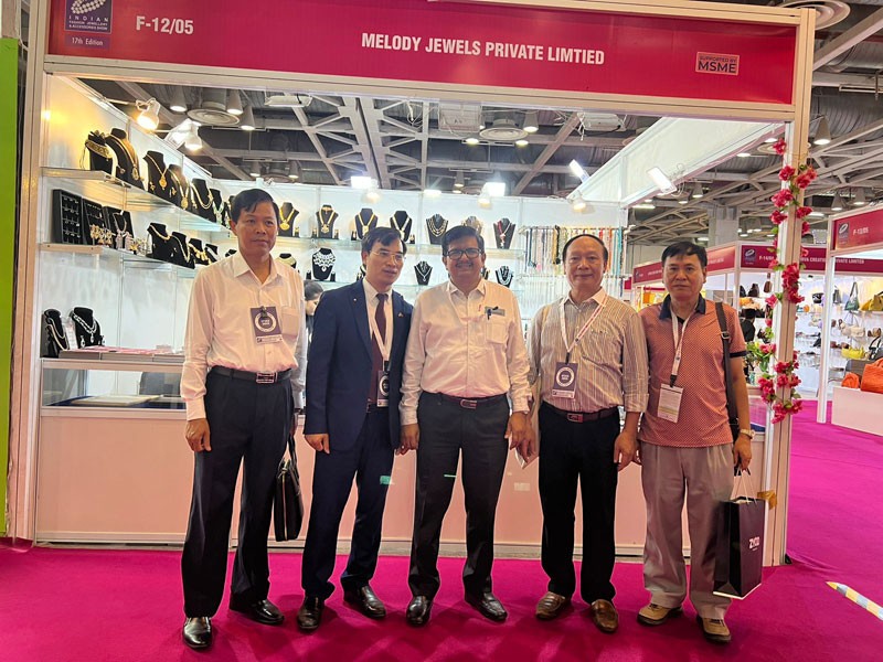 Doanh nghiệp Việt Nam tham dự Hội chợ về thủ công mỹ nghệ, đồ trang sức tại Ấn Độ