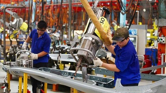 Sản xuất công nghiệp tiếp tục khởi sắc, chỉ số IIP tháng 10 tăng 5,5%
