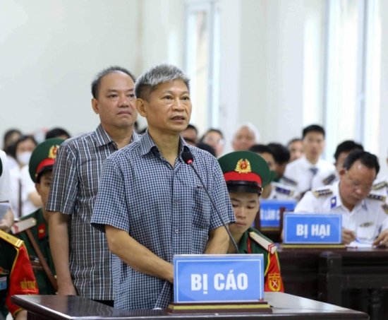 Cựu Tư lệnh Cảnh sát biển Nguyễn Văn Sơn lĩnh án 16 năm tù