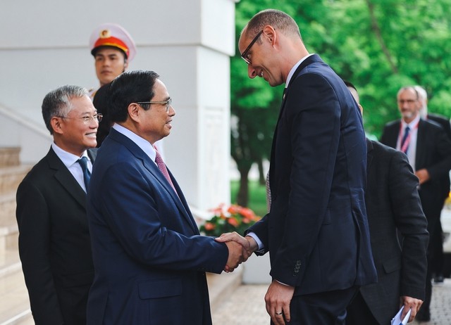 Thủ tướng Phạm Minh Chính tin tưởng chuyến thăm của ngài Chủ tịch Hạ viện là dấu mốc quan trọng, góp phần mở ra một trang mới trong hợp tác Việt Nam – Thụy Sĩ - Ảnh: VGP