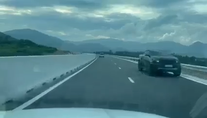 Phạt 17 triệu đồng, tước bằng nữ tài xế chạy xe ngược chiều trên cao tốc Nha Trang - Cam Lâm