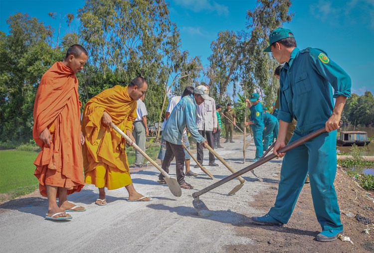 Sơ kết 3 năm thực hiện Chương trình MTTQ phát triển vùng đồng bào DTTS và miền núi phía Nam