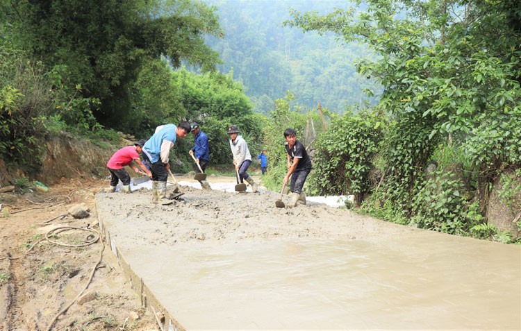 “Sức bật”  Bản Giàng