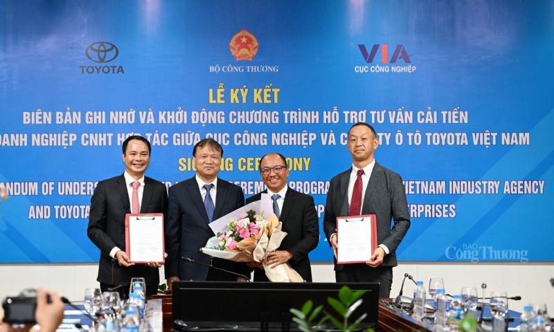 Ký Biên bản ghi nhớ với Toyota Việt Nam về hợp tác, khởi động hoạt động hỗ trợ tư vấn doanh nghiệp