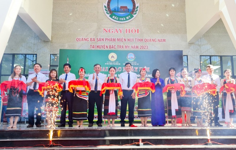 Hơn 80 gian hàng tham gia ngày hội quảng bá sản phẩm miền núi tỉnh Quảng Nam