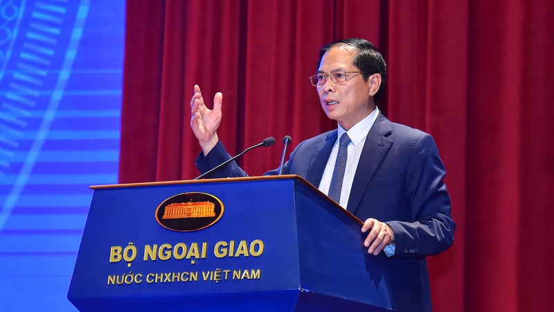 Bộ trưởng Bộ Ngoại giao Bùi Thanh Sơn phát biểu ý kiến chỉ đạo tại Hội nghị sơ kết công tác 6 tháng đầu năm 2023.