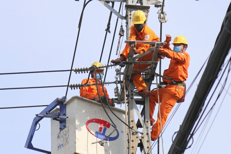 Người lao động EVNCPC đoàn kết, hoàn thành nhiệm vụ cung cấp điện cho miền Trung – Tây Nguyên