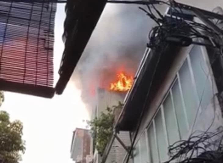 Vụ cháy căn nhà 4 tầng ở Hà Nội: 3 cháu nhỏ mắc kẹt đã tử vong