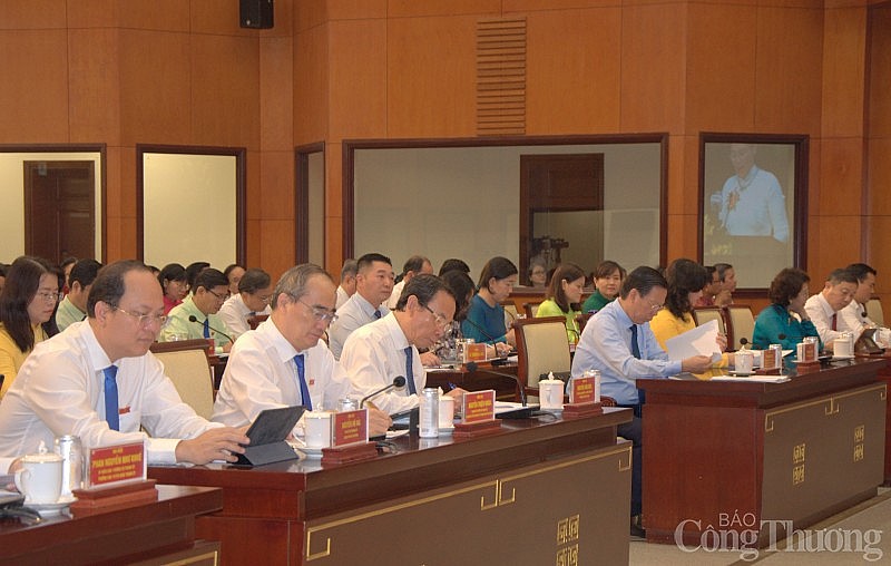 Kỳ họp thứ 10 của HĐND TP. Hồ Chí Minh khóa X bàn nhiều quyết sách quan trọng