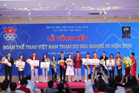 herbalife dong hanh cung voc to chuc le tong ket doan the thao viet nam tham du sea games lan thu 32