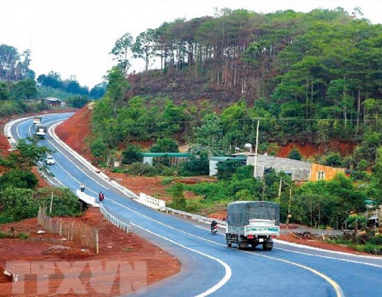 Ngày này năm xưa 13/7: Quy hoạch phát triển công nghiệp, thương mại dọc tuyến đường Hồ Chí Minh