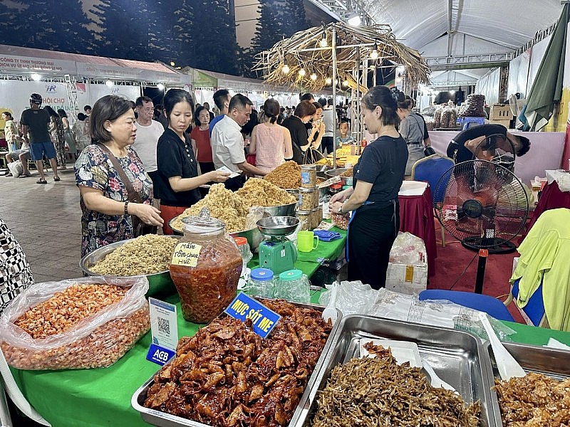 Khai mạc Hội chợ “Thực phẩm đồ uống – Food and Drink Ha Noi 2023”