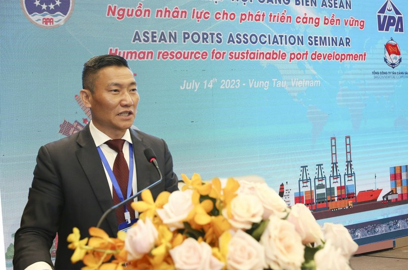 Hội thảo “Nguồn nhân lực cho phát triển cảng bền vững”