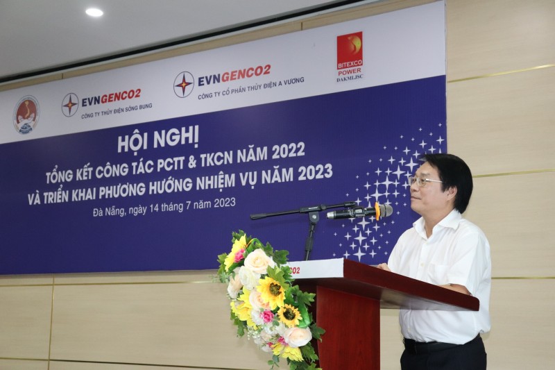 Ông Trần Văn Dư – Phó tổng Giám đốc Tổng công ty Phát điện 2 phát biểu chỉ đạo Hội nghị