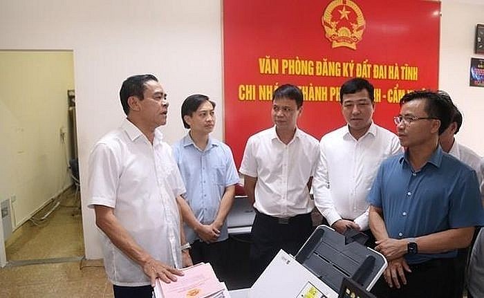 Chủ tịch UBND Hà Tĩnh công khai số điện thoại cá nhân để tiếp dân