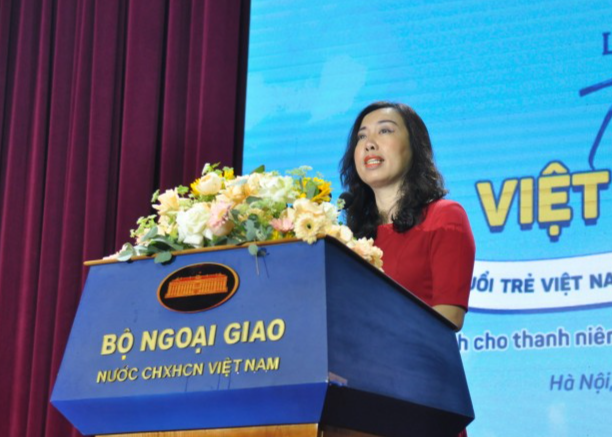 Thứ trưởng Bộ Ngoại giao Lê Thị Thu Hằng phát biểu tại lễ khai mạc Trại hè Việt Nam 2023