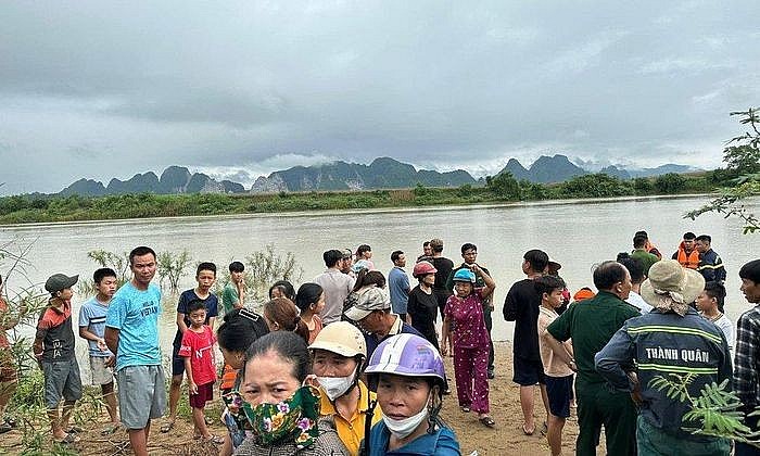 Vụ học sinh mất tích Nghệ An: Tìm thấy thi thể cả 3 em trên sông Lam