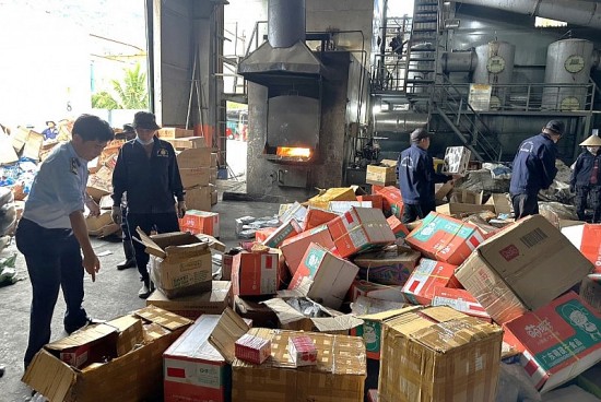 Phú Yên: Tiêu hủy hàng hóa vi phạm trị giá 1,899 tỷ đồng