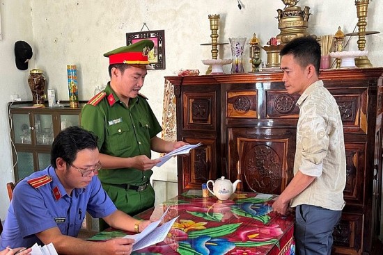 Quảng Ngãi: Bắt tạm giam một viên chức văn phòng đăng ký đất đai