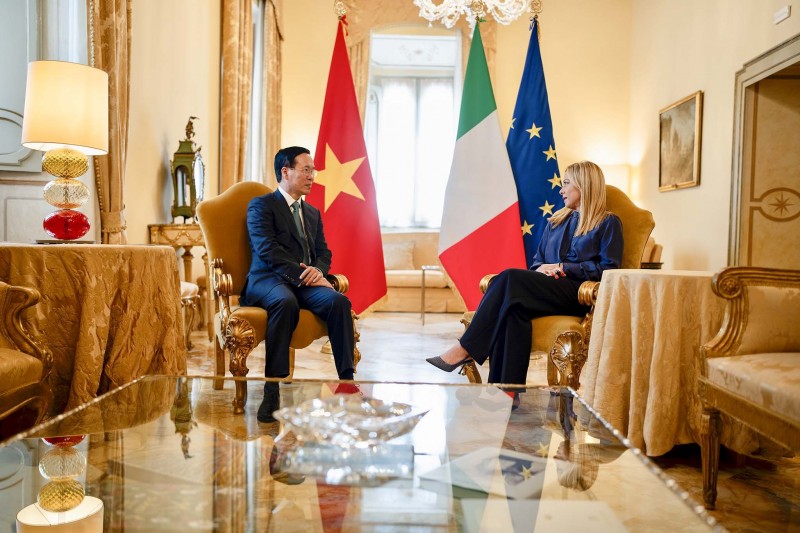 Trong khuôn khổ chuyến thăm cấp Nhà nước tới Cộng hòa Italy, ngày 26/7, tại Rome, Chủ tịch nước Võ Văn Thưởng đã có cuộc hội kiến với Thủ tướng Giorgia Meloni.