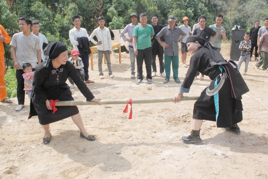 Lào Cai: Tưng bừng Lễ hội Khu Cù Tê của người La Chí ở Bắc Hà