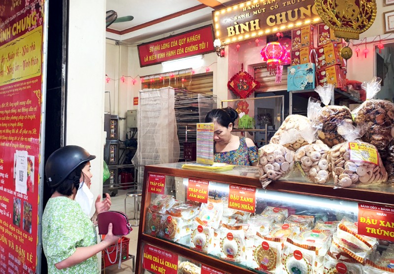 Bánh Trung thu nhộn nhịp vào mùa